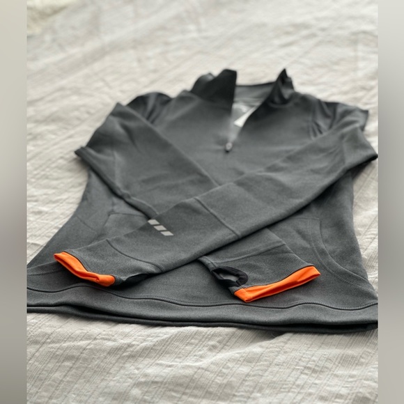 NWT OrangeTheory Tech Pullover in Small - Picture 2 of 4